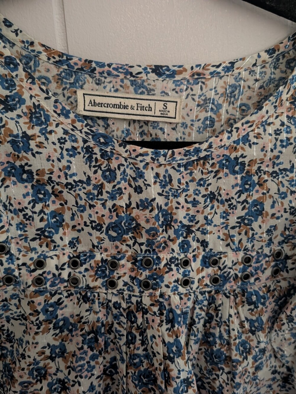 Abercrombie & Fitch Sleeveless Floral Top - Picture 2 of 6